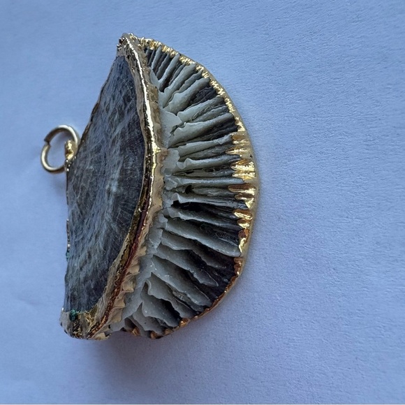 Beautiful Mushroom Coral Shell Pendant Necklace with Real Gold, Handmade - Picture 8 of 8